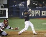 롯데 안치홍 '안타'