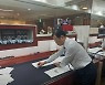 '한땀 한땀' 60년.. 해외 명품 넘을 'K-양복' 꿈꾸다