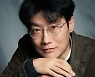'오징어 게임' 황동혁 감독 "전세계 관심 얼떨떨..인기 비결은 심플함" [인터뷰①]