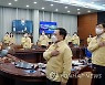 국민의례 하는 문재인 대통령