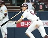 9월에 4할..헛스윙을 잊은 이정후, 타율 1위 올라서
