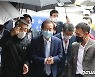홍준표, 비 뚫고 풍기인삼시장 도착