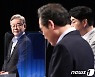 與 적합도 이재명 43.8% 이낙연 31.3%..與 지지층선 67.1%-27.9%