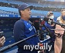 "4~5이닝만 던지면 좋겠다" 류현진 복귀전, 투구수 제한 암시
