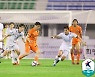강원, 후반 47분 나온 포항 골키퍼 실수로 '꼴찌 탈출'