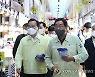 김부겸 총리, 속초관광수산시장 현장 방문