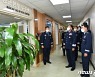 공군본부 우주센터 살펴보는 박인호 공군참모총장