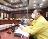 홍 부총리 "내달부터 단계적 일상회복 시도..손실 보상금 지급"