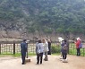 물에 잠긴 반구대암각화.."가까이서 못 봐 안타까워"