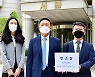 한국이 봉인가..오징어게임 대박 넷플릭스 천억 내라, SK브로드밴드 소송