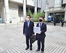 "불복 넷플릭스, 3년치 망 이용료 내라"