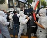 민주노총 결의대회 막으려는 경찰