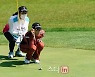[포토] 정지유 '신중하게 살핀다'