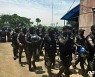 진압 작전 중인 에콰도르 경찰