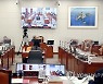 강득구 "정의실천" 정경희 "그땐 불법"..전교조 해직교사법 설전