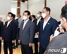 김영록 지사, 국제수묵비엔날레 해남 전시관서 작품 감상