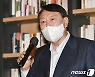전국민 시청한 윤석열 '손바닥 王' 직격탄..이미지 실추 불가피