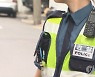 신입 여경 속옷 위에 꽃 놓고 