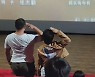 개봉 나흘만에 2700만명 관람..'6.25 영화'에 빠진 中 무슨일?