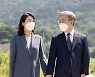 이재명 뒤엔 아내가..'혜경궁 김씨' 논란에도 '물밑 내조'