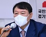 '尹 징계 정당' 판결에 秋 "정계 은퇴하라"..조국 "秋가 옳았다"