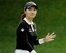 한진선, KLPGA 첫 우승 발판 마련..이틀 연속 단독 선두