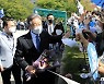 이재명 경선 승리 도운 '강원도 사람들' 행보 주목