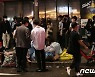 '늦은시간 인파로 가득한 홍대거리'