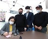 전국자영업자비대위 천막농성장 찾은 심상정 정의당 대선 후보