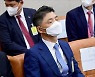 이런 구태 언제까지..도넘은 김범수 카카오 의장 '국감 셔틀'