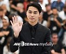 '불륜' 히가시데 마사히로 20대 여성과 열애, 소속사 "분별없는 행동" 강한 분노[해외이슈]