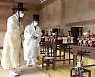 구미 낙봉서원 추계향사 준비례하는 장세용 구미시장