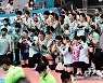 [포토] GS칼텍스 '개막전 승리 기념하는 사진 촬영'
