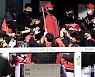 [포토] 데뷔 첫 두자릿수 홈런 친 황대인
