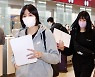 '쌍둥이 자매' 모친, 취재진 몰려 들자 "진짜 너무들 한다"