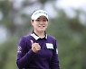 '대세' 박민지, 버디 10개 잡으며 선두 도약..시즌 7승 눈 앞