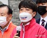 마산 찾은 이준석, '대장동 게이트 특검 촉구' 1인 도보 시위