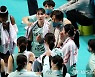 작전지시하는 차상현 감독