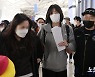 이재영, 묵묵부답 그리스행