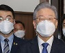 대장동 로비 수사 속도내는 검찰.. 내주 핵심 공무원들 불러 윗선 추적