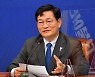 송영길 "법원이 '尹 징계' 적법하다는데 한겨레 빼고 톱기사 보도 없어"