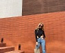 '송재희♥' 지소연, 금발머리 더 어려보여..난해한 패션도 '찰떡'