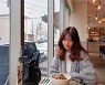 '연하남편♥' 김준희, 명품백 들고 데이트.."머리 결국 싹둑"