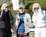 [포토]김유빈,지한솔,박현경 '강추위 날리는 귀여운 미소'