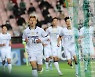 이동경, 환상 중거리슛 결승골..울산, 전북 꺾고 ACL 4강행