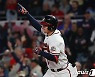 '라일리의 끝내기 안타' 애틀랜타, 다저스와 NLCS 1차전 승리(종합)