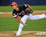 [포토] KIA 서덕원 '내가 끝낸다'