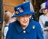 英 여왕 "기후변화 대응, 말만 하고 행동 안해 짜증나"