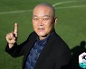 지도자로 첫 정상 오른 김태완 김천 상무 감독