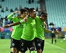 후반 시작과 동시에 골 세리머니하는 전북 [사진]